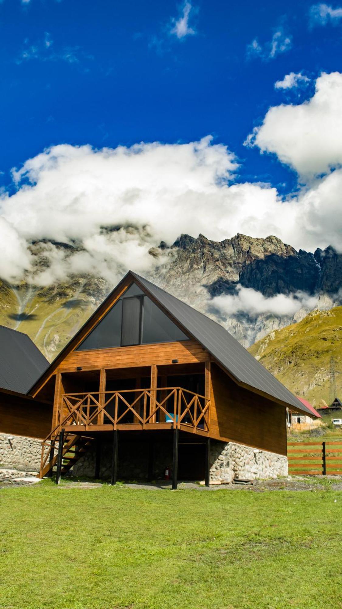 Cliffside Cottage Kazbegi Exterior foto