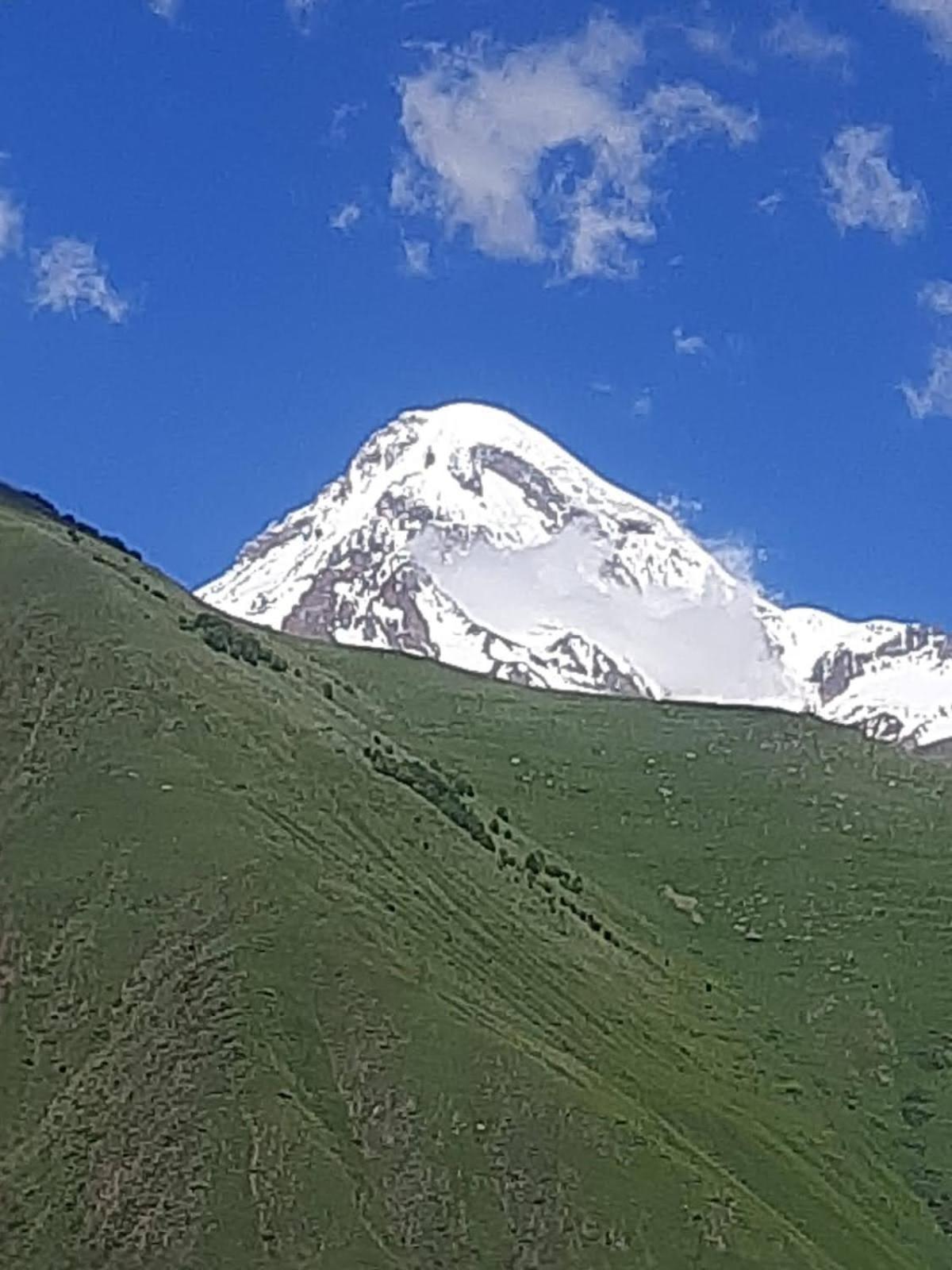 Cliffside Cottage Kazbegi Exterior foto